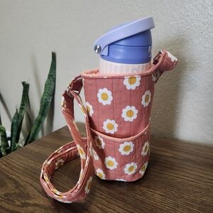 Daisy Print Crossbody Bottle Holder - Coral Pink